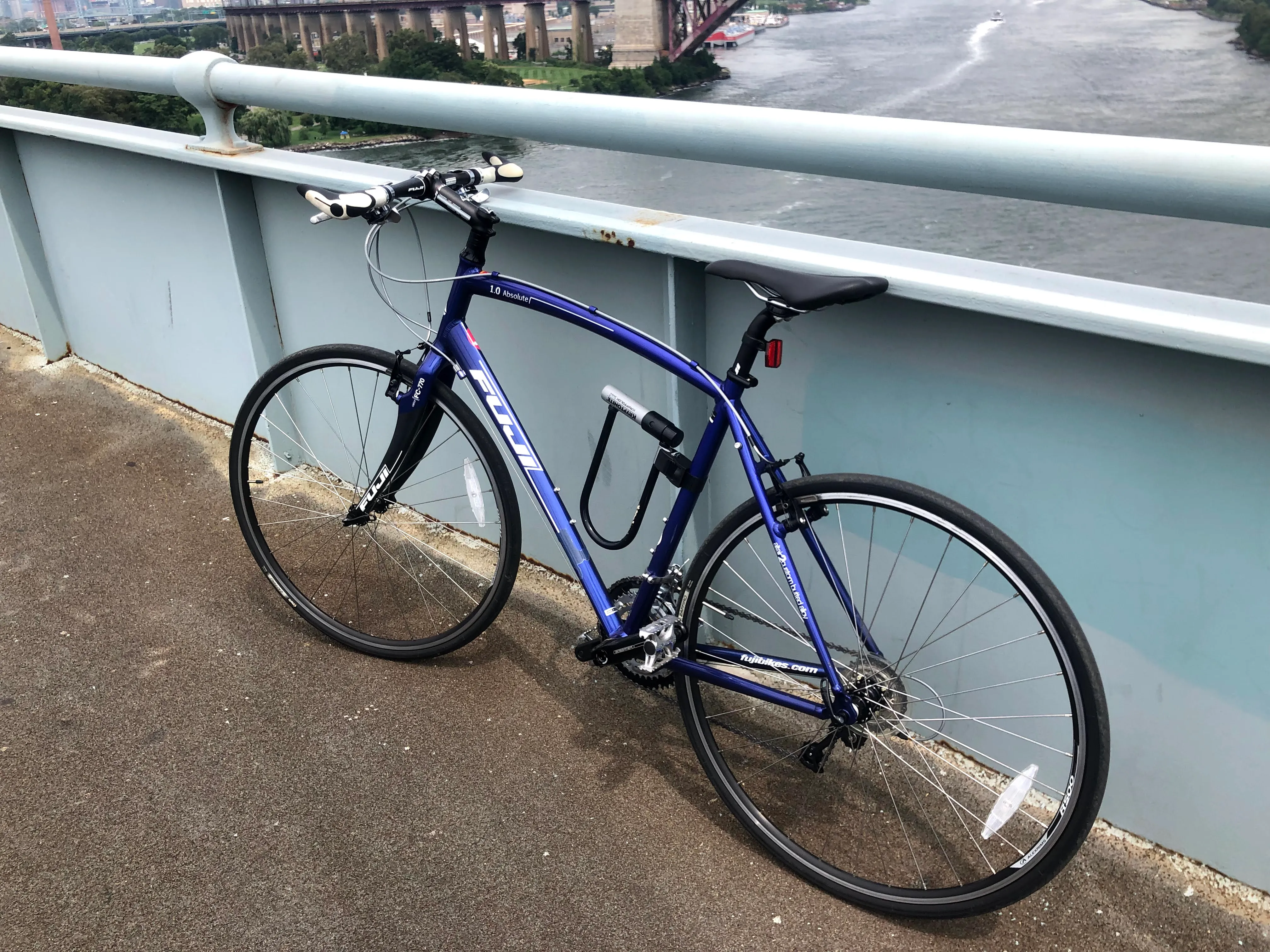 My freecycled bike on the RFK Bridge between Randall’s Island and Astoria